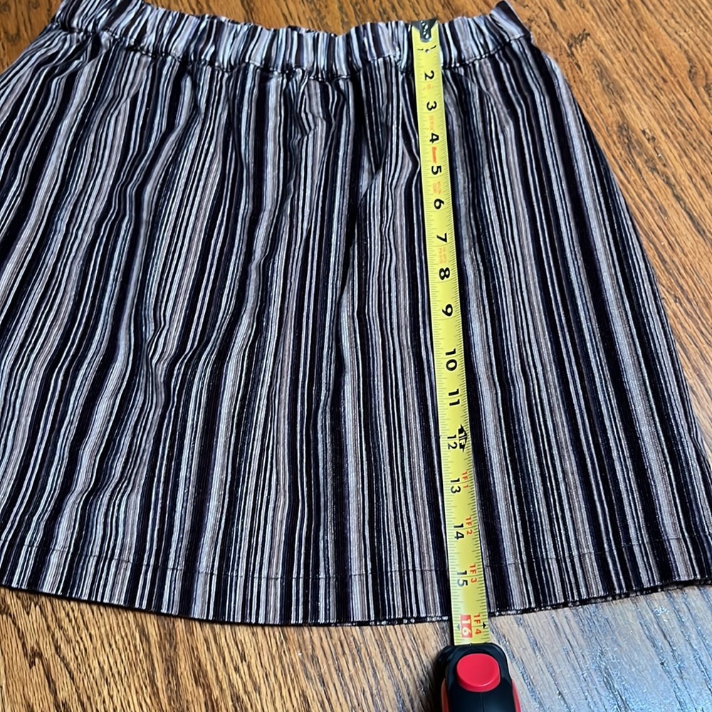 American Eagle Outfitters Black and White Striped Mini Skirt - Picture 4 of 4
